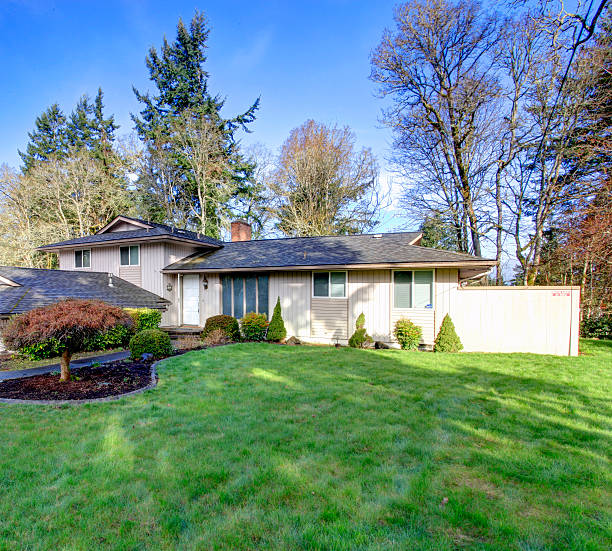 istock Beautiful curb appeal 480686663