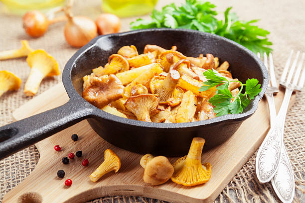 istock Fried potatoes with mushrooms 480699968