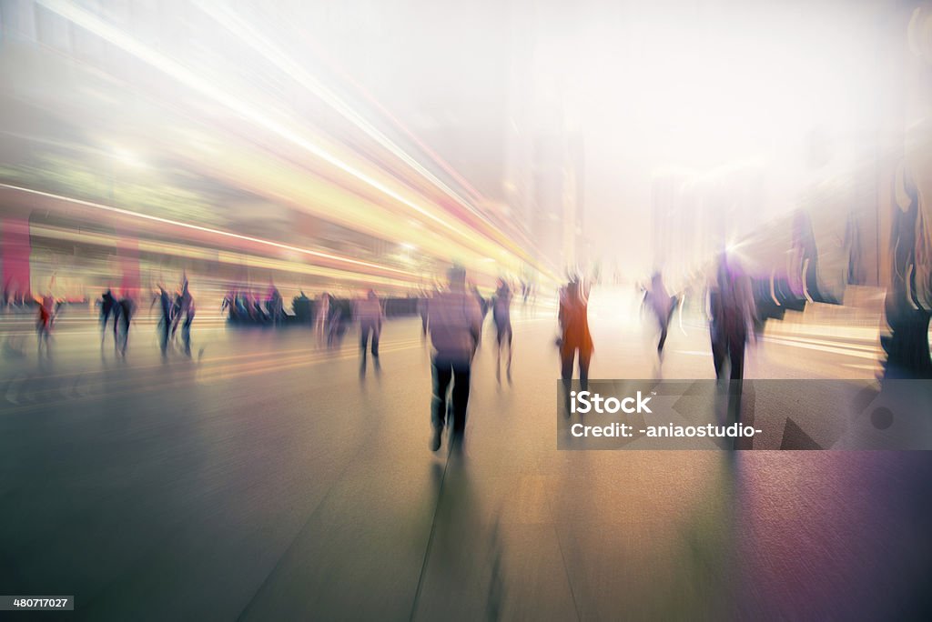 Astratto business vita notturna della città moderna - Foto stock royalty-free di Persone