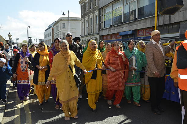 festival indiano gravesend kent - family child crowd british culture foto e immagini stock