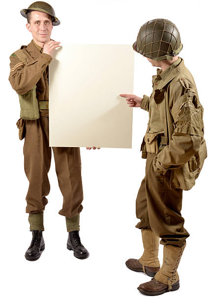 istock bristish and american soldier present a plate 480750111