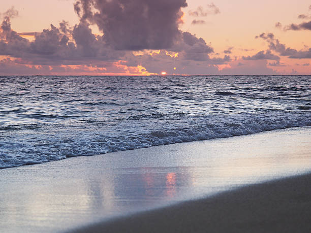 istock Sunset of Waikiki 480756401