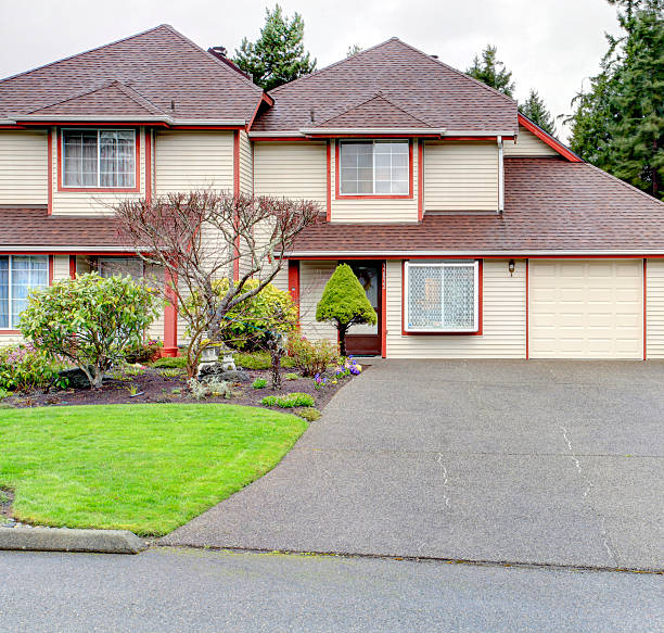 istock Siding house exterior with red corner trim 480763581