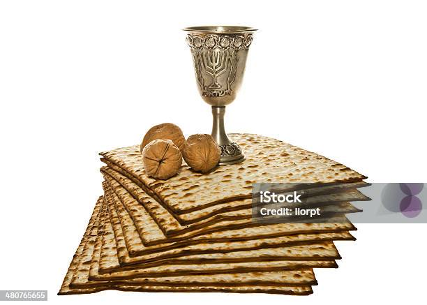 Matzoth シルバーキドゥーシュカップと 3 つのクルミ - イスラエルのストックフォトや画像を多数ご用意 - イスラエル, イスラエル文化, カットアウト