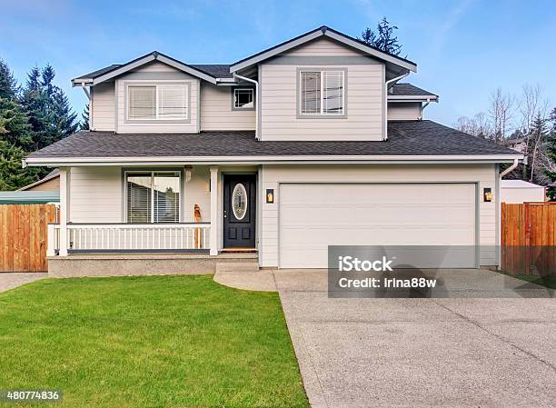 Traditional Northwest Home With Driveway Stock Photo - Download Image Now - 2015, Architecture, Driveway