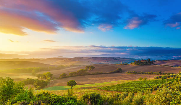istock Tuscany at sunrise 480778273
