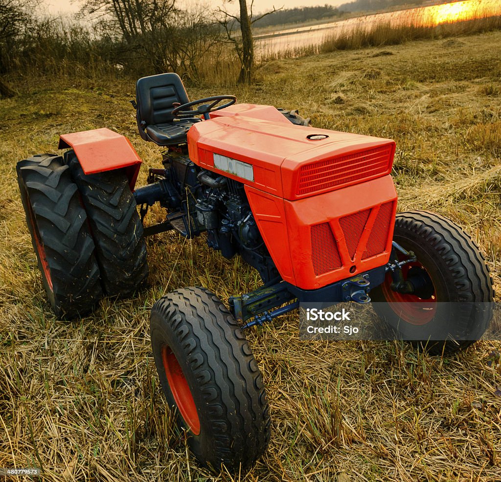 Velho trator - Foto de stock de Agricultura royalty-free