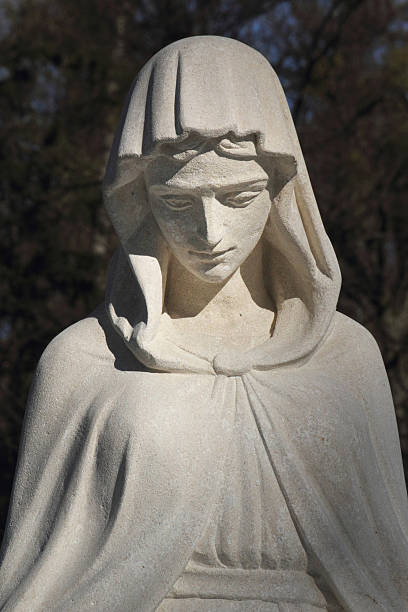 istock Statue Of Virgin Mary 480786202
