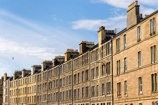 зданий на пасху дорога в эдинбурге-шотландия - english culture mansion non urban scene hotel стоковые фото и изображения