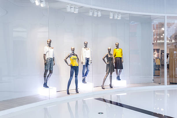 istock Mannequins in fashion shopfront 480793956