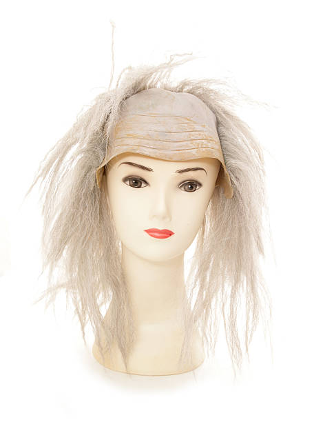 manequim usando peruca - wig hat mannequin isolated - fotografias e filmes do acervo