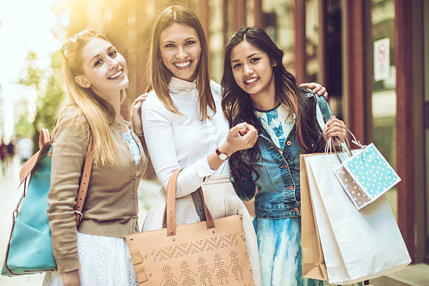 istock Friends shopping together 480808594