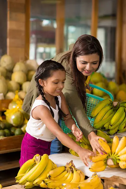 Photo of Choosing ripe bananas