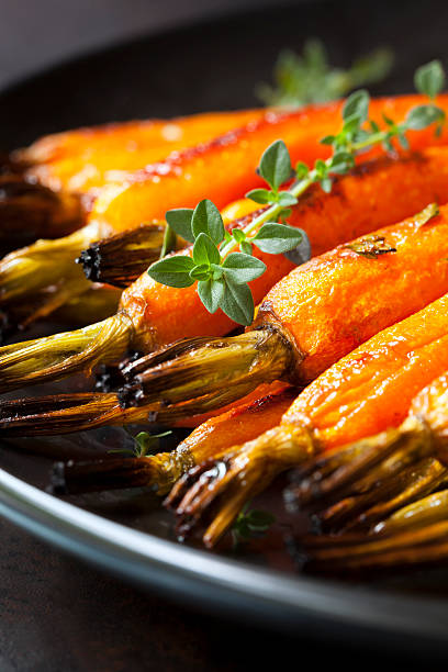 istock Roasted Baby Carrots with Thyme 480833755