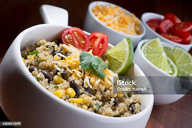 Quinoa Stockfoto und mehr Bilder von Quinoa - Quinoa, Schwarze Bohne - Bohne, Schüssel