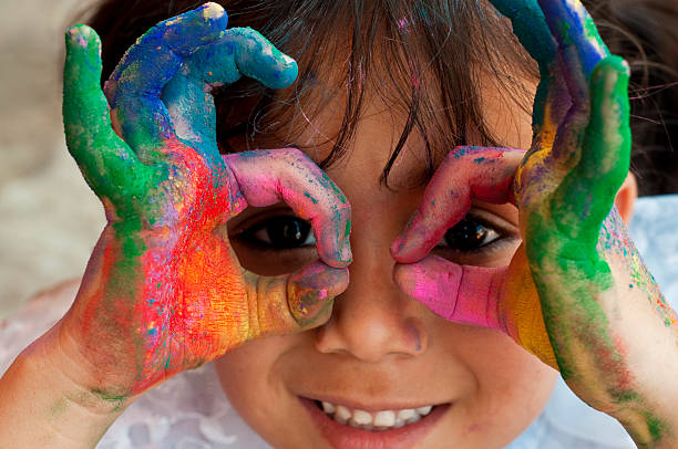 jouer avec les couleurs - divertissement événement photos et images de collection