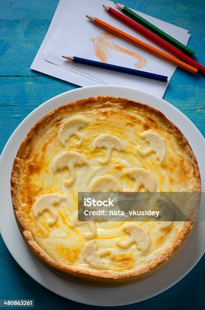 Photo libre de droit de Fromage Blanc En Faisselle Et Gâteau Aux Graines De Pavot banque d'images et plus d'images libres de droit de Aliment en portion