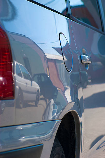 istock Line of Cars 480865759