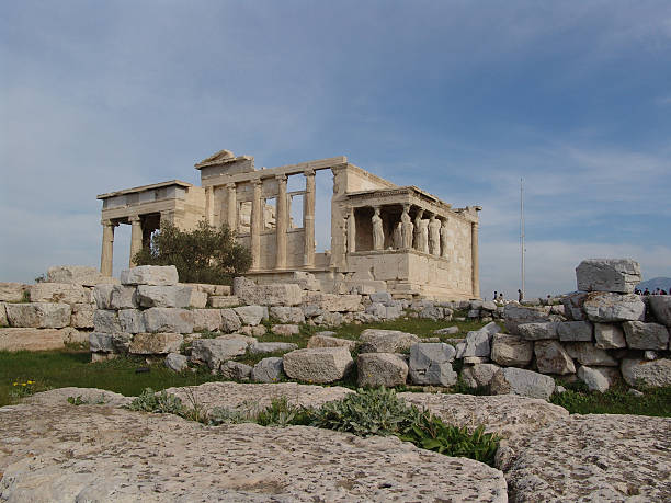 acrópole de athen com parthenon templo - propylaen imagens e fotografias de stock