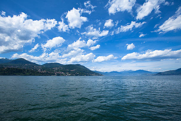panorama von wasser des lago maggiore - intra coastal stock-fotos und bilder