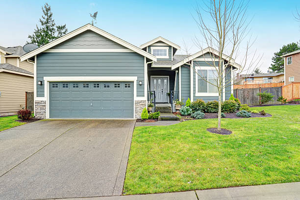 istock Beautiful modern home with grass and driveway. 480872308