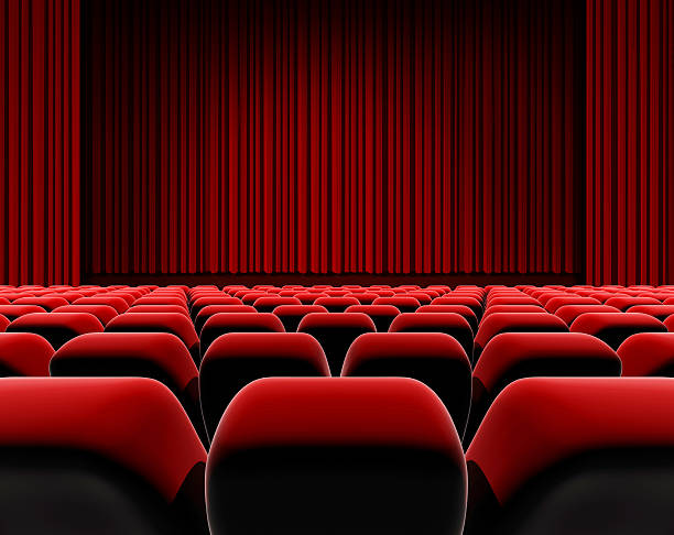 sala de cine con pantalla y asientos tipo auditorio. - stage theater theatrical performance curtain seat fotografías e imágenes de stock