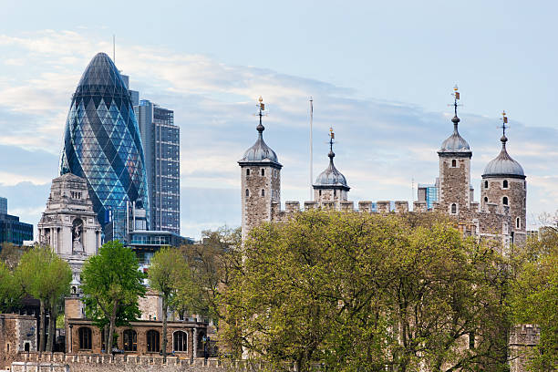 istock Tower of London and skyscraper 480907939