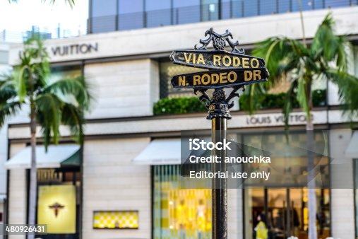 Louis Vuitton Store On Rodeo Drive Ca Usa Stock Photo - Download Image Now  - Beverly Hills - California, Business Finance and Industry, California -  iStock