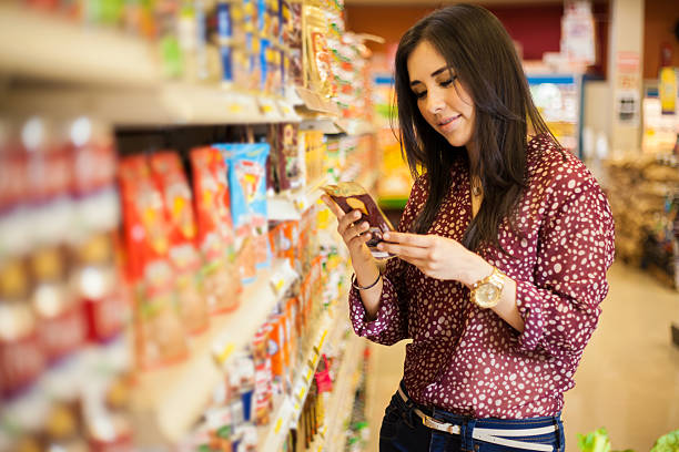 istock Looking at the food label 480927903