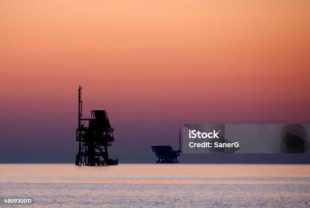 Foto de Pôrdosol Da Costa Da Plataforma e mais fotos de stock de Azul - Azul, Combustível fóssil, Contraluz