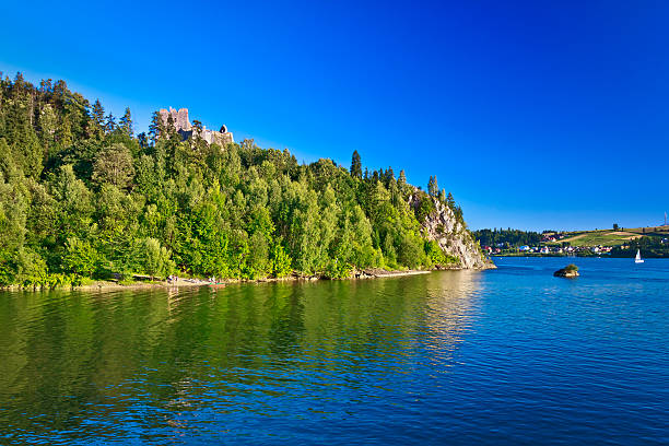 istock Czorsztyn Lake, Poland 480939247