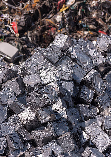 istock Huge pile of aluminium cubes 480939435