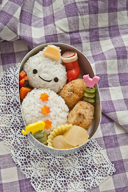 istock Lunch snowman motif 480939601