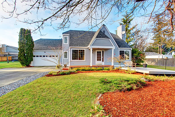 istock Modern house with walkway, and garage. 480946670