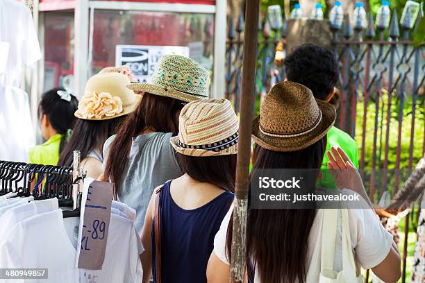 Thai Mujer Con Sombrero De Paja Foto de stock y más banco de imágenes de Adulto - Adulto, Adulto joven, Bangkok