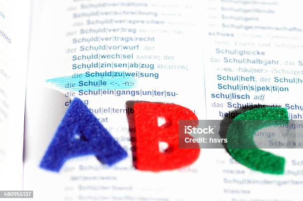 School Wort Mit Abcbuchstaben Stockfoto und mehr Bilder von Alphabet - Alphabet, Alphabetische Reihenfolge, Bibliothek