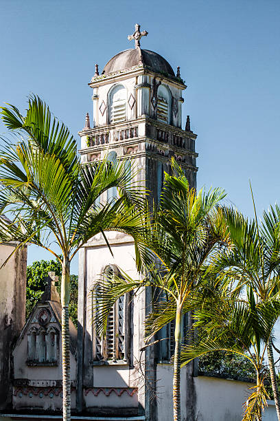 notre dame des laves, piton église sainte rose, de la réunion - solidified photos et images de collection