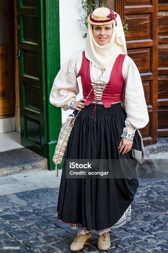 Pronunciar temporal Aja Traje Típico De La Palma Islas Canarias Foto de stock y más banco de imágenes de Islas Canarias - Islas Canarias, Música tradicional, Vestido tradicional - iStock Pronunciar temporal Aja Traje Típico De La Palma Islas Canarias Foto de stock y más banco de imágenes de Islas Canarias - Islas Canarias, Música tradicional, Vestido tradicional - iStock