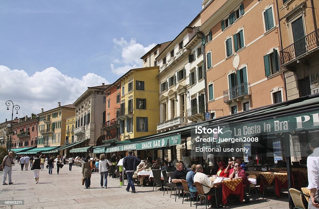 Piazza Bra in Verona - Lizenzfrei Altstadt Stock-Foto