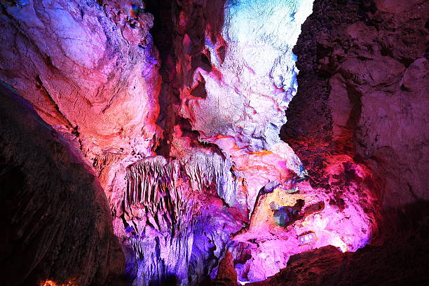 istock cave stalactit in Guilin, China 481014940