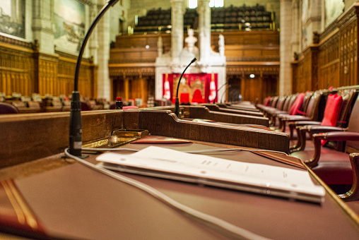 Primer plano de un senador el escritorio en el Senado canadiense photo