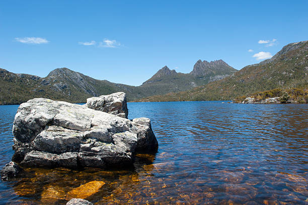 istock Cradle Mountain National Park with lake 481018674