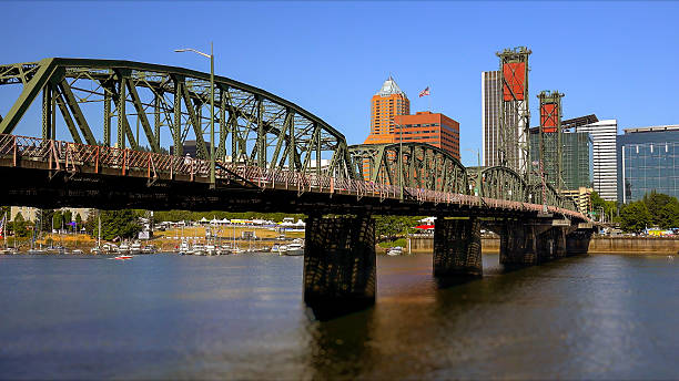 istock Hawthorne Bridge Over Willamette River in Portland, Oregon 481033738