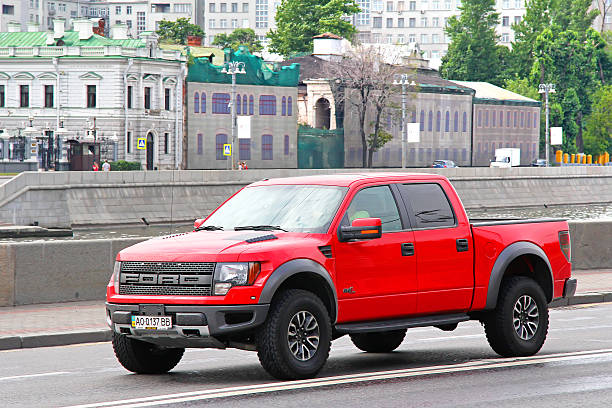 ford f-150 rapace - uccello rapace foto e immagini stock