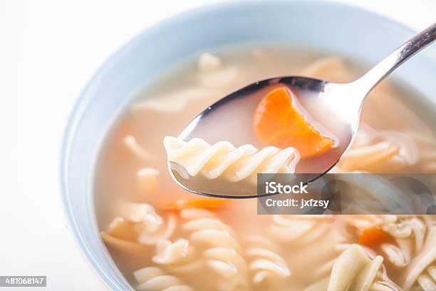 Cenoura Com Sopa De Macarrão - Fotografias de stock e mais imagens de Alimentação Saudável - Alimentação Saudável, Almoço, Calor