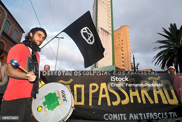 Foto de Os Manifestantes e mais fotos de stock de Adulto - Adulto, América do Sul, Analfabetismo