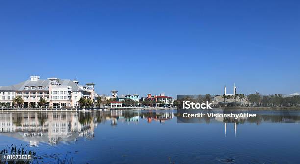 Lago Vista Del Centro De La Ciudad De Celebración Foto de stock y más banco de imágenes de Agua - Agua, Agua dulce - Agua, Agua estancada