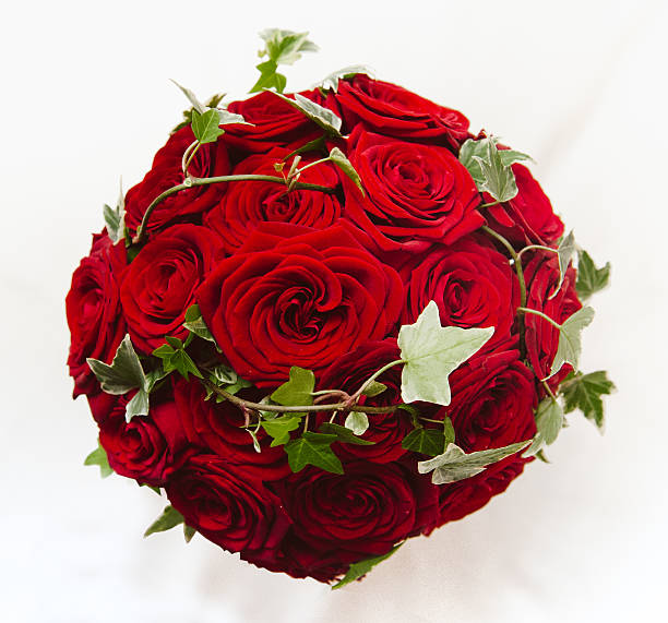 istock Red Rose Wedding Bouquet Flowers. 481078437