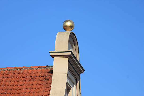 istock Gable with Golden Ball 481080514