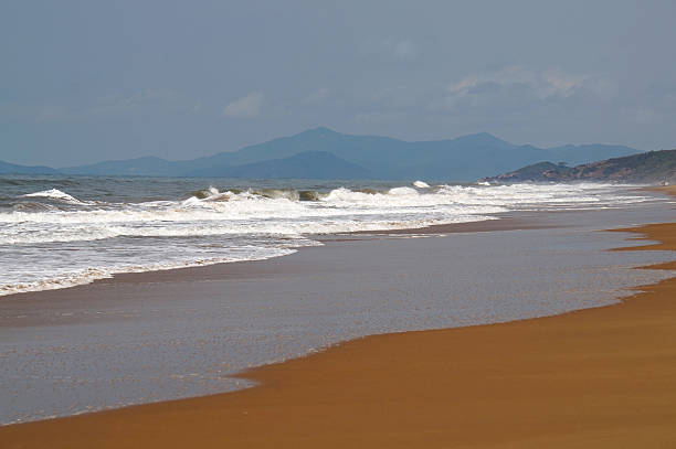 пляж, море, волны, рок - pattern blue sea sand стоковые фото и изображения